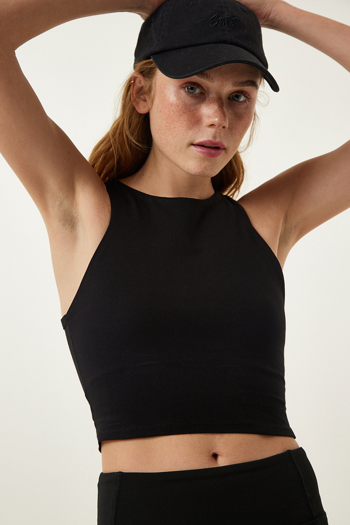 Siyah Halter Yaka Crop Örme Bluz OW00027