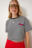 Siyah Çizgili Nakışlı Pamuklu Crop Örme T-Shirt CR00495