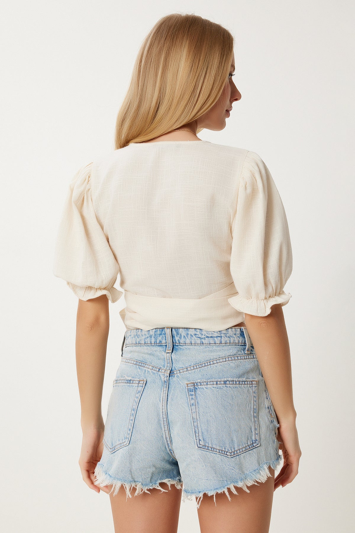 Krem Bağlama Detaylı Crop Keten Bluz NS00443