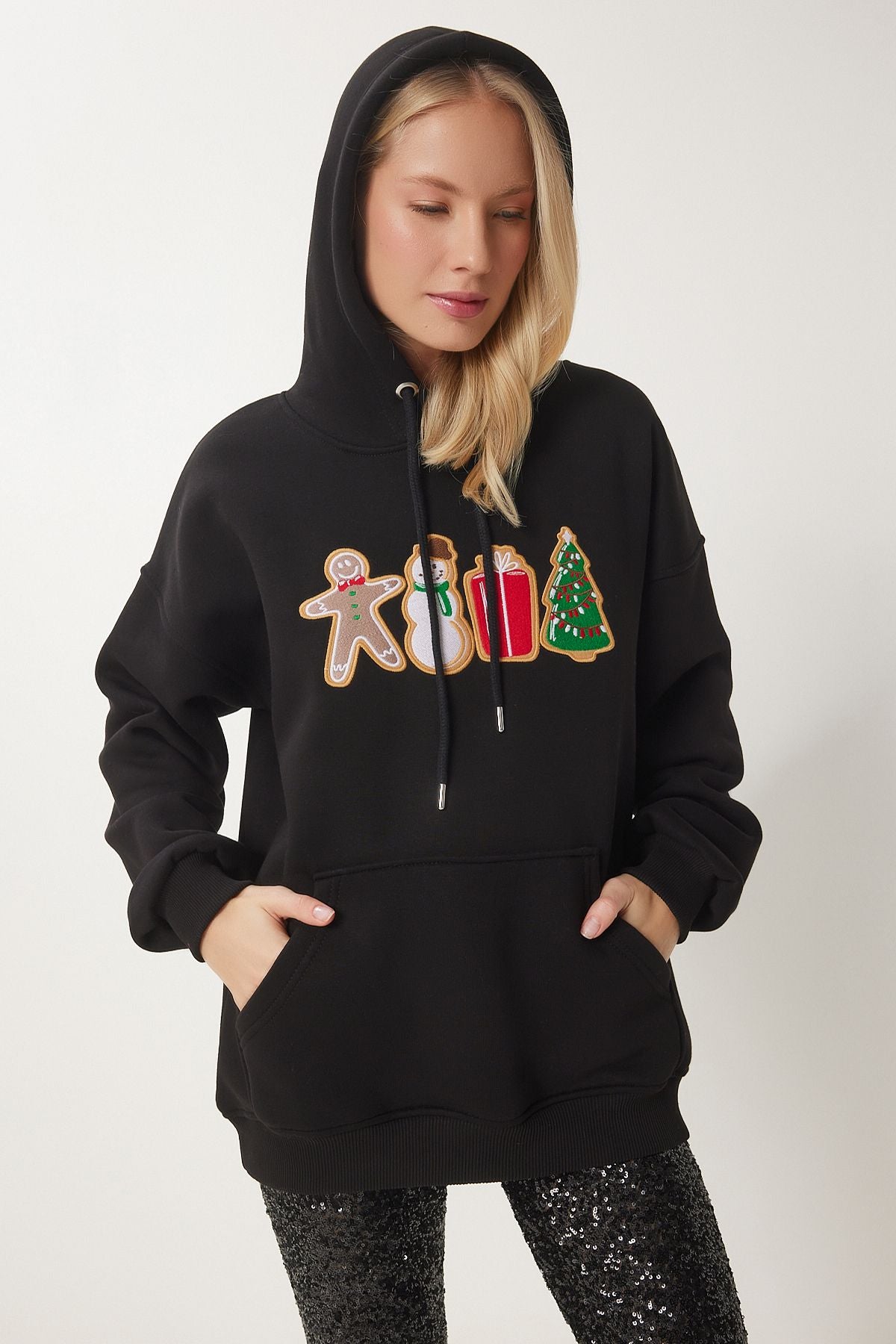 Siyah Yılbaşı Temalı Kapüşonlu Şardonlu Örme Sweatshirt TQ00001