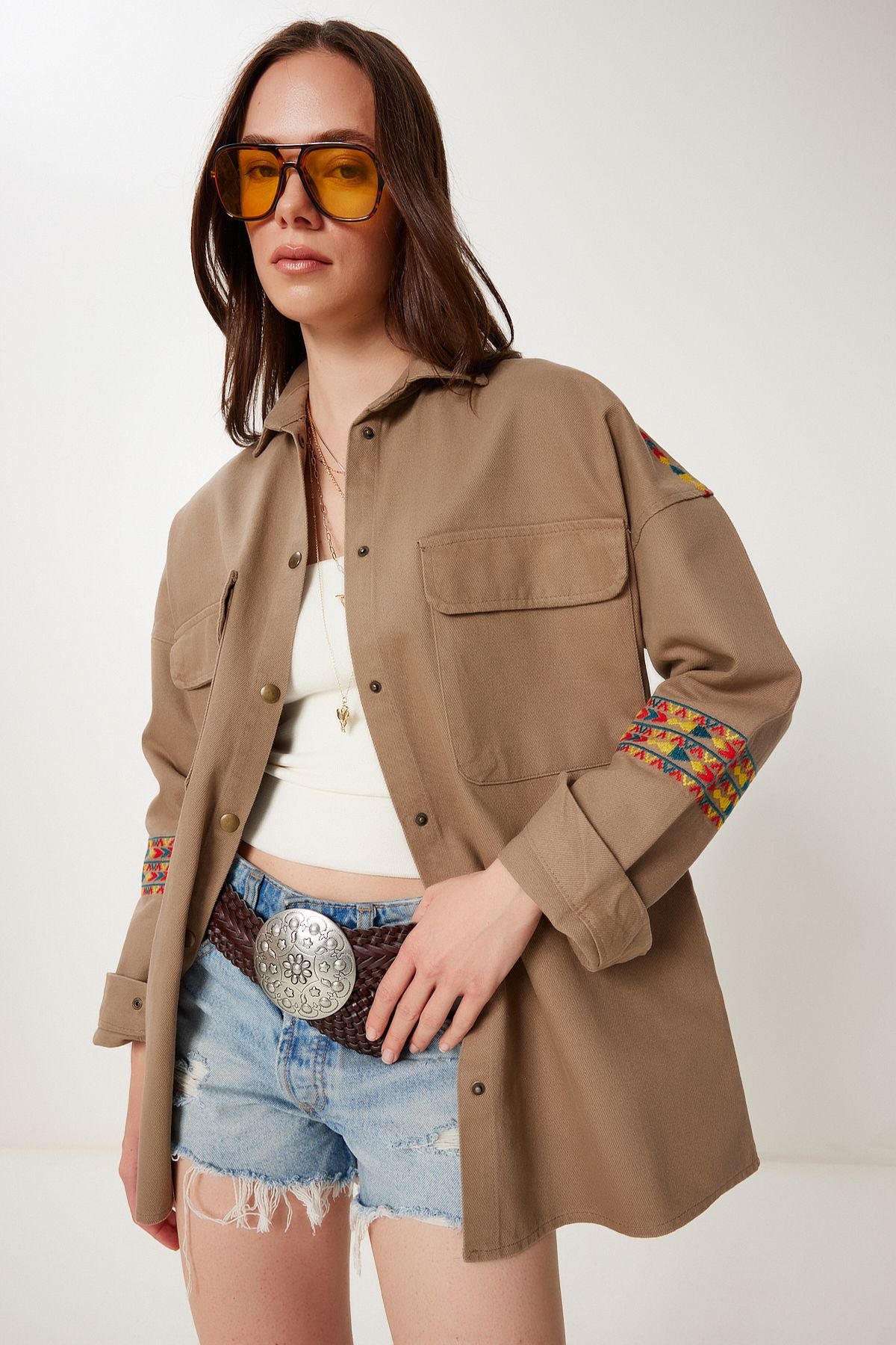Açık Kahverengi Etnik Nakışlı Oversize Gabardin Gömlek Ceket SA00039