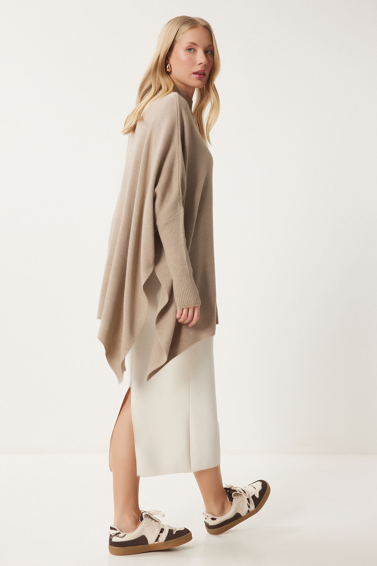 Bej Yandan Yırtmaçlı Oversize Panço Kazak YY00005