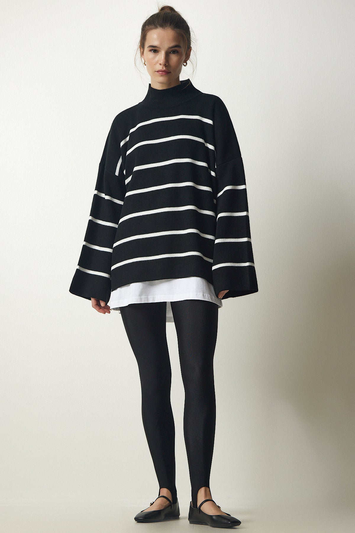 Siyah Dik Yaka Çizgili Oversize Triko Kazak NF00076