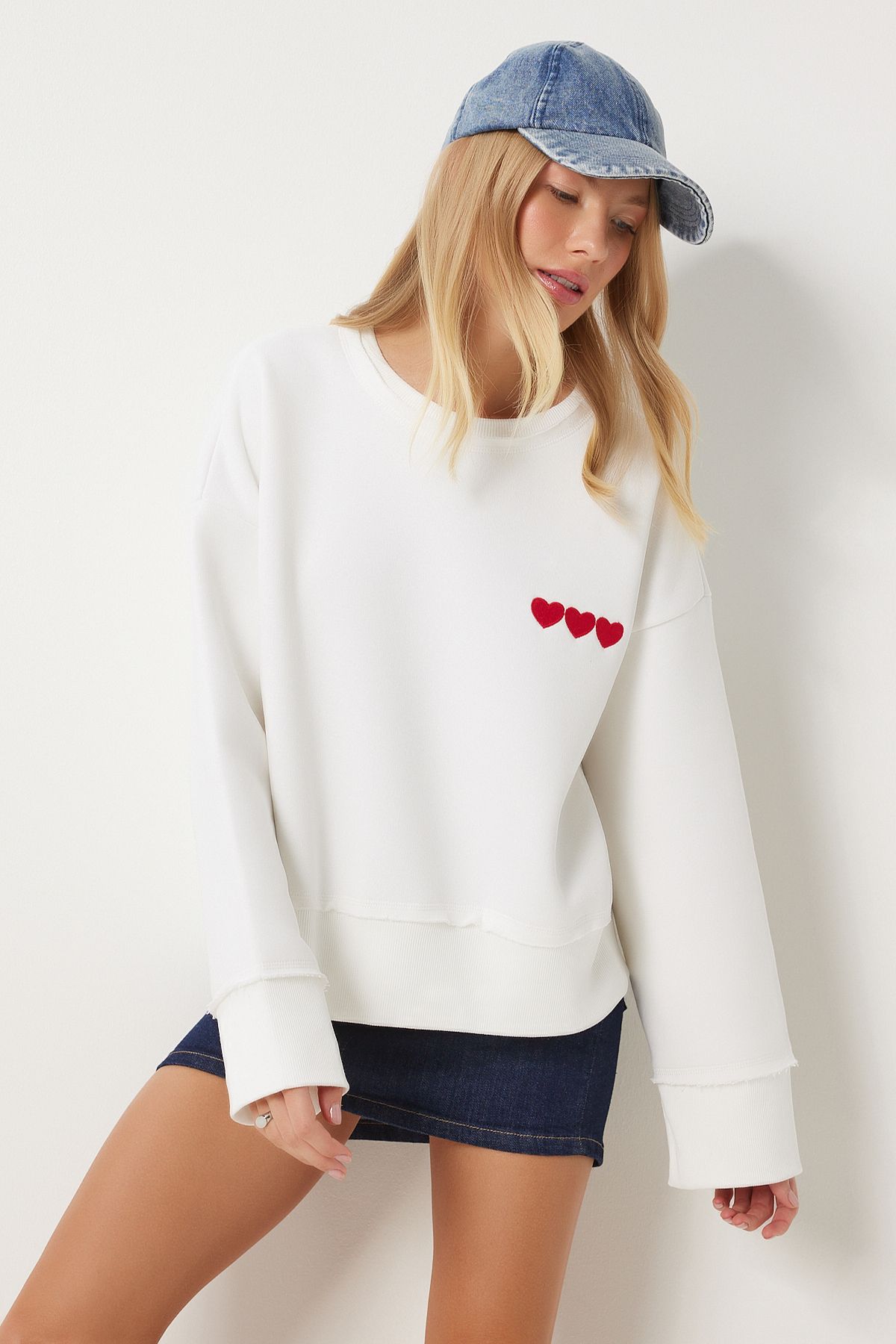 Ekru Kalp Nakışlı Şardonlu Sweatshirt DP00216