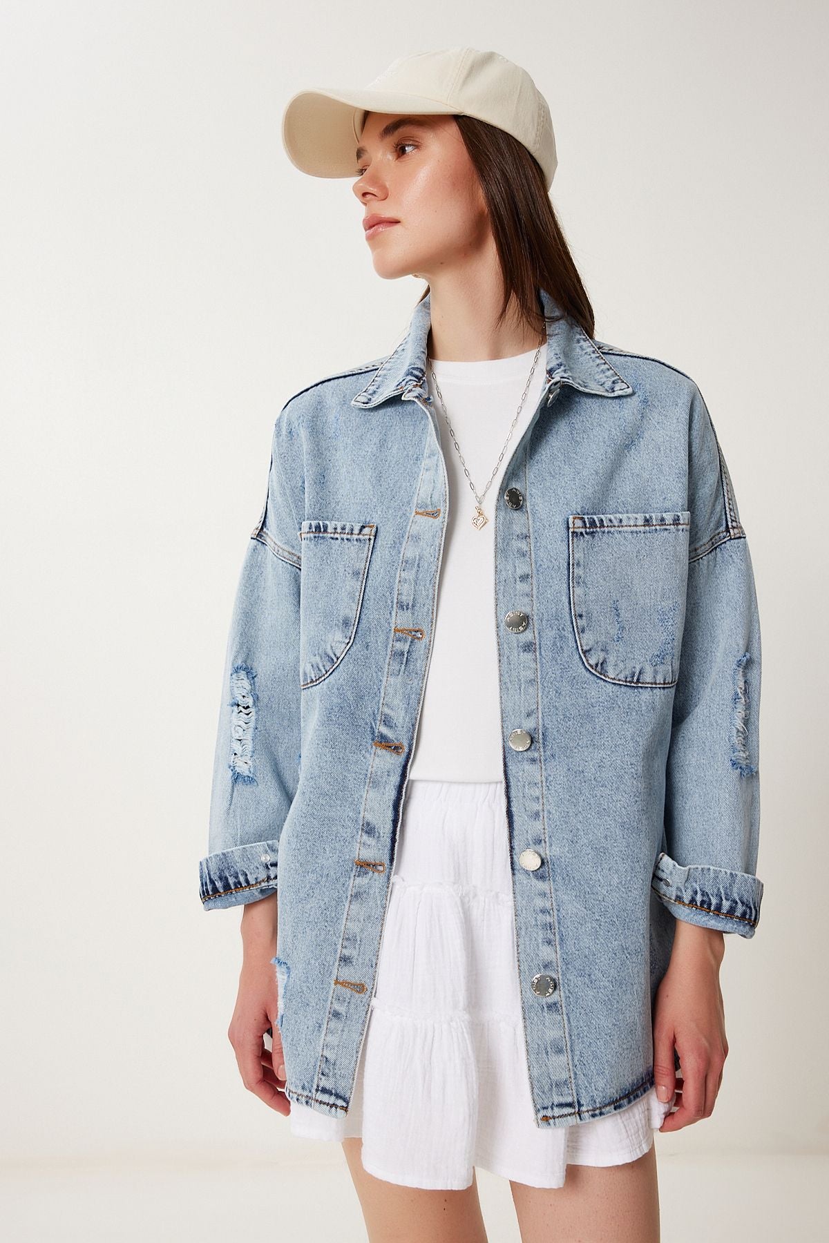 Açık Mavi Sökük Detaylı Basklı Oversize Denim Ceket SA00041