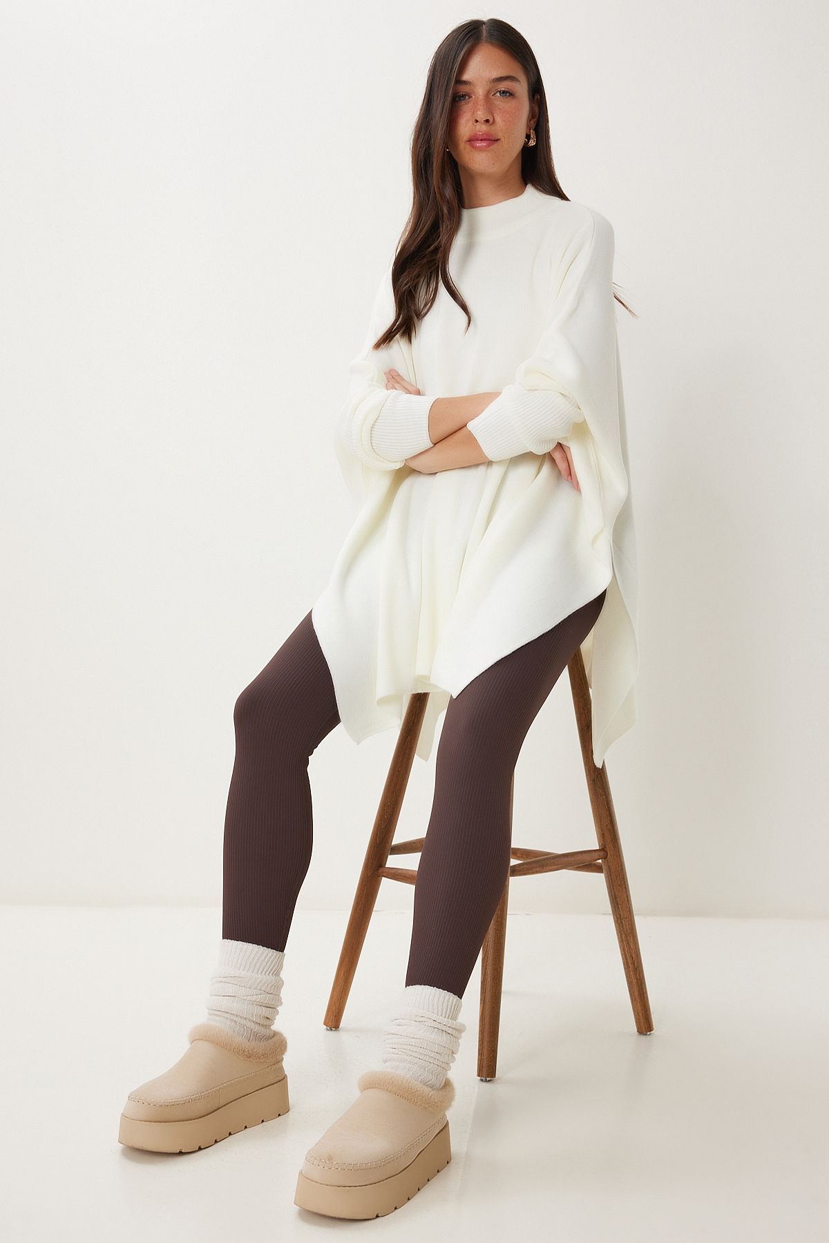 Ekru Yandan Yırtmaçlı Oversize Panço Kazak YY00005