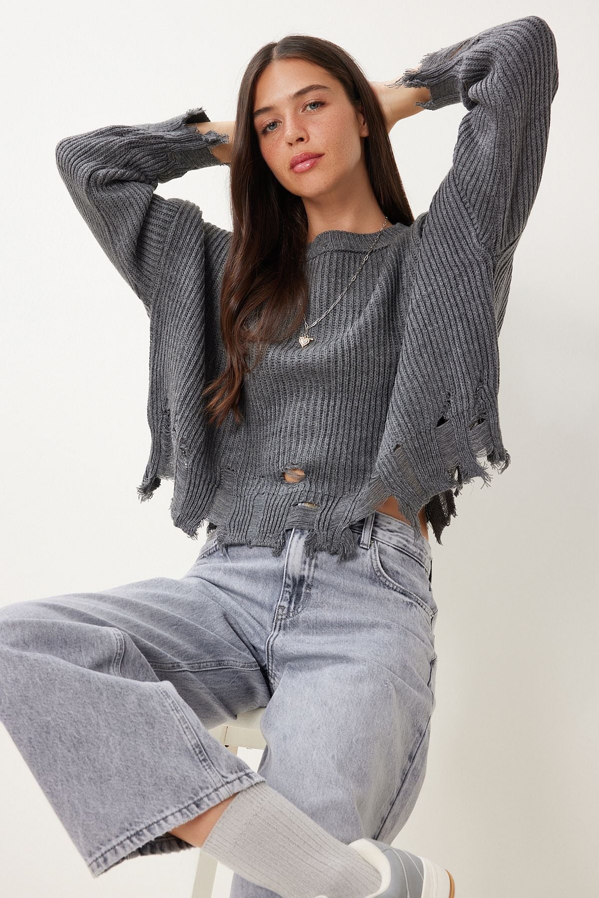 Gri Yırtık Detaylı Oversize Triko Kazak ki00098