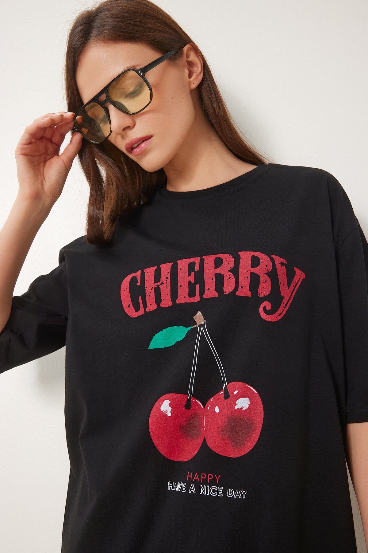 Siyah Kiraz Baskılı Pamuklu Örme T-Shirt ZV00301