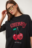 Siyah Kiraz Baskılı Pamuklu Örme T-Shirt ZV00301