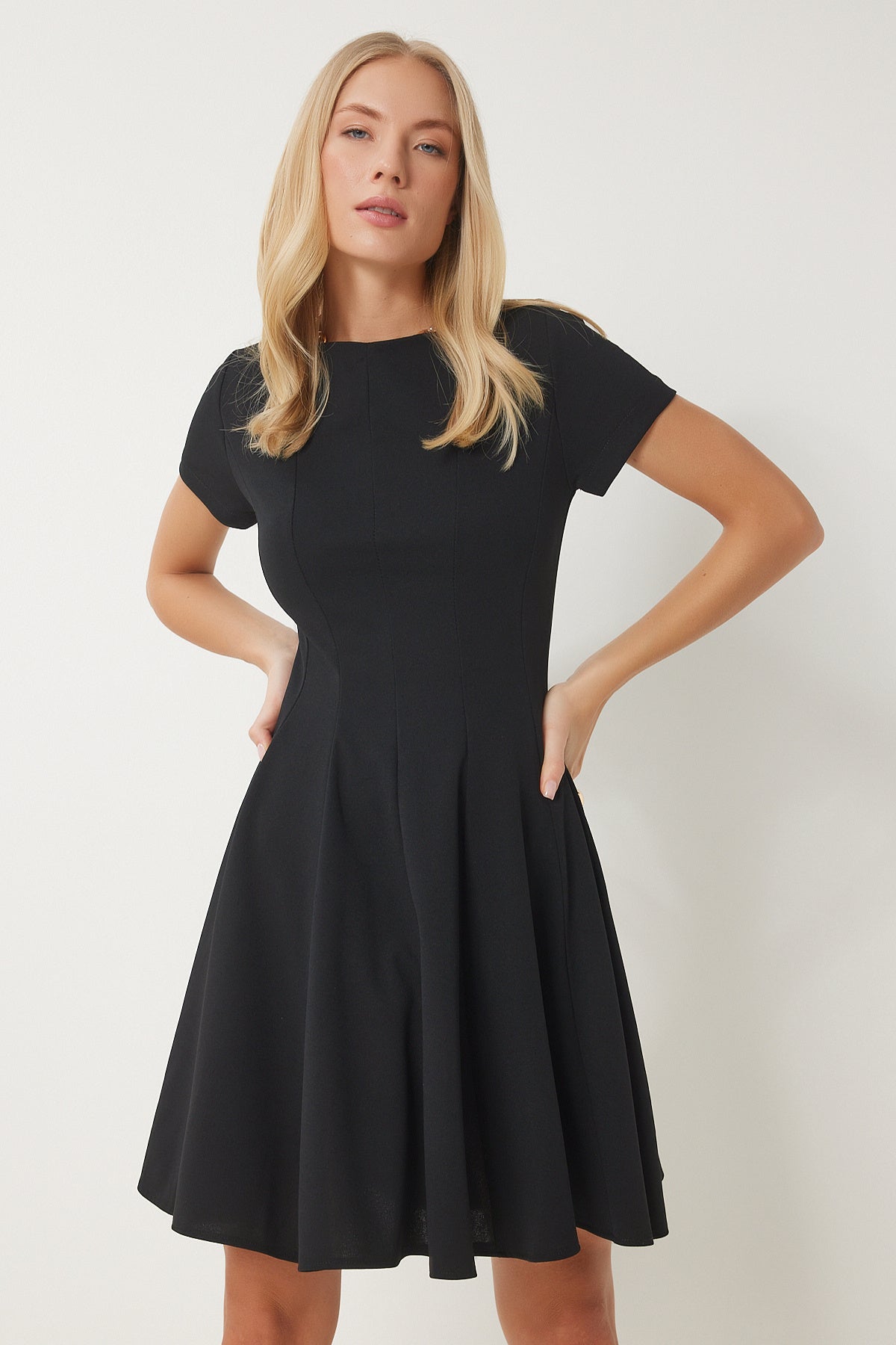 Siyah Godeli Mini Dokuma Elbise UB00300