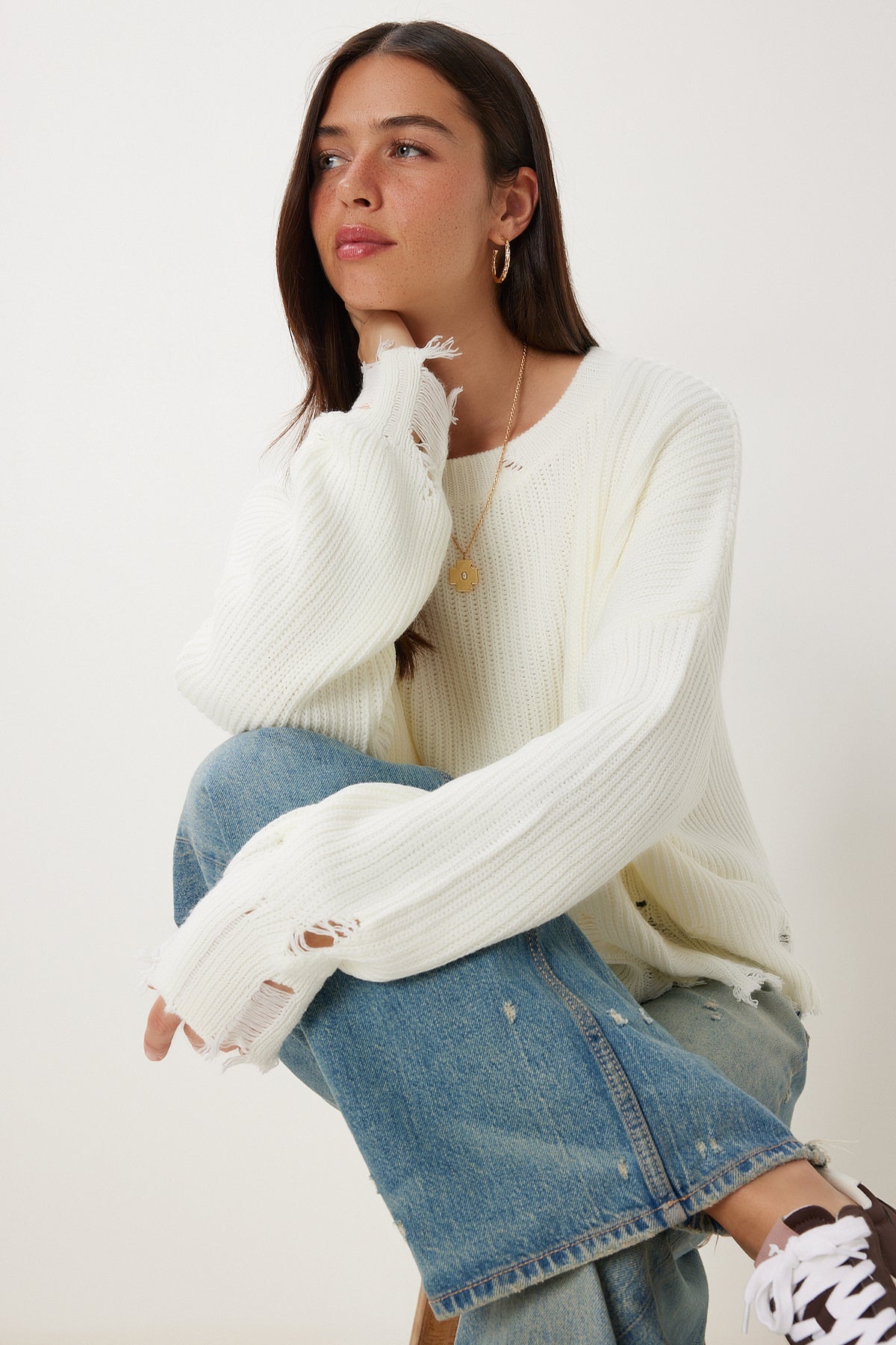 Ekru Yırtık Detaylı Oversize Triko Kazak ki00098