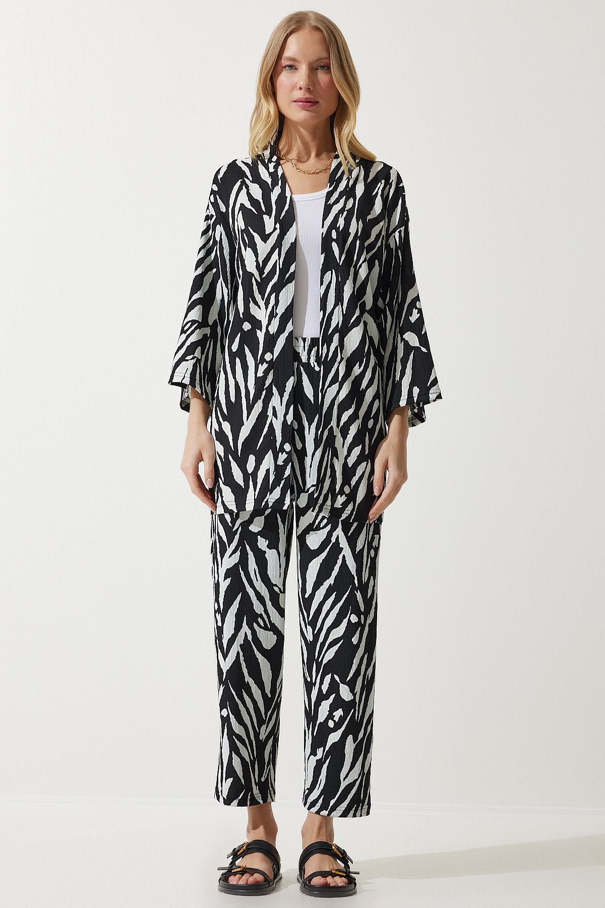 Siyah Desenli Kimono Pantolon Örme Takımı BY00054