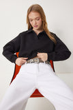 Siyah Polo Yaka Şardonlu Crop Örme Sweatshirt HW00014