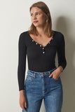 Siyah Düğmeli Yaka Fitilli Crop Örme Bluz LD00066