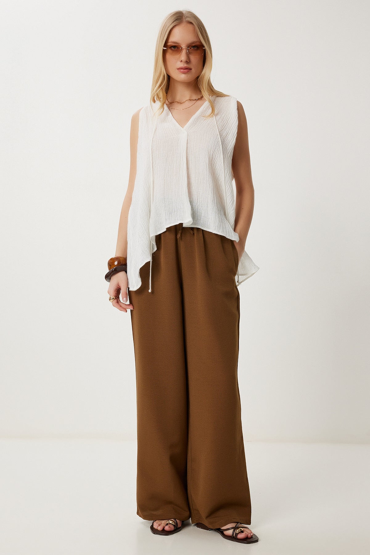 Kahverengi Geniş Paça Keten Pantolon DP00261
