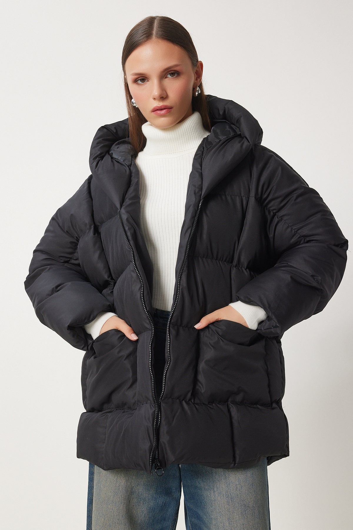 Siyah Kapüşonlu Oversize Şişme Mont RV00002