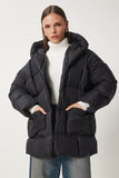 Siyah Kapüşonlu Oversize Şişme Mont RV00002