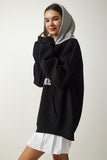 Siyah Kapüşonlu Şardonlu Baskılı Sweatshirt OW00003