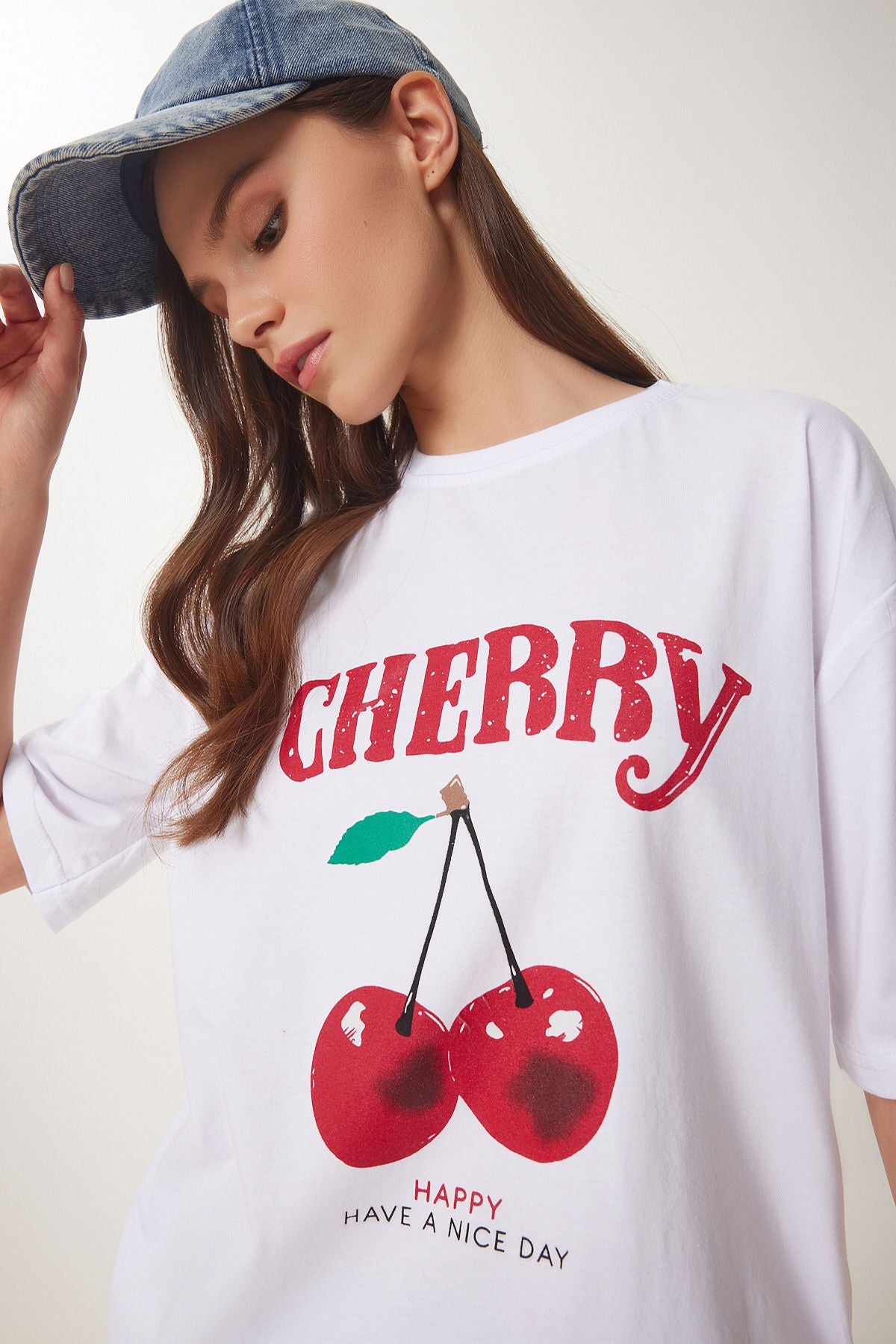 Beyaz Kiraz Baskılı Pamuklu Örme T-Shirt ZV00301