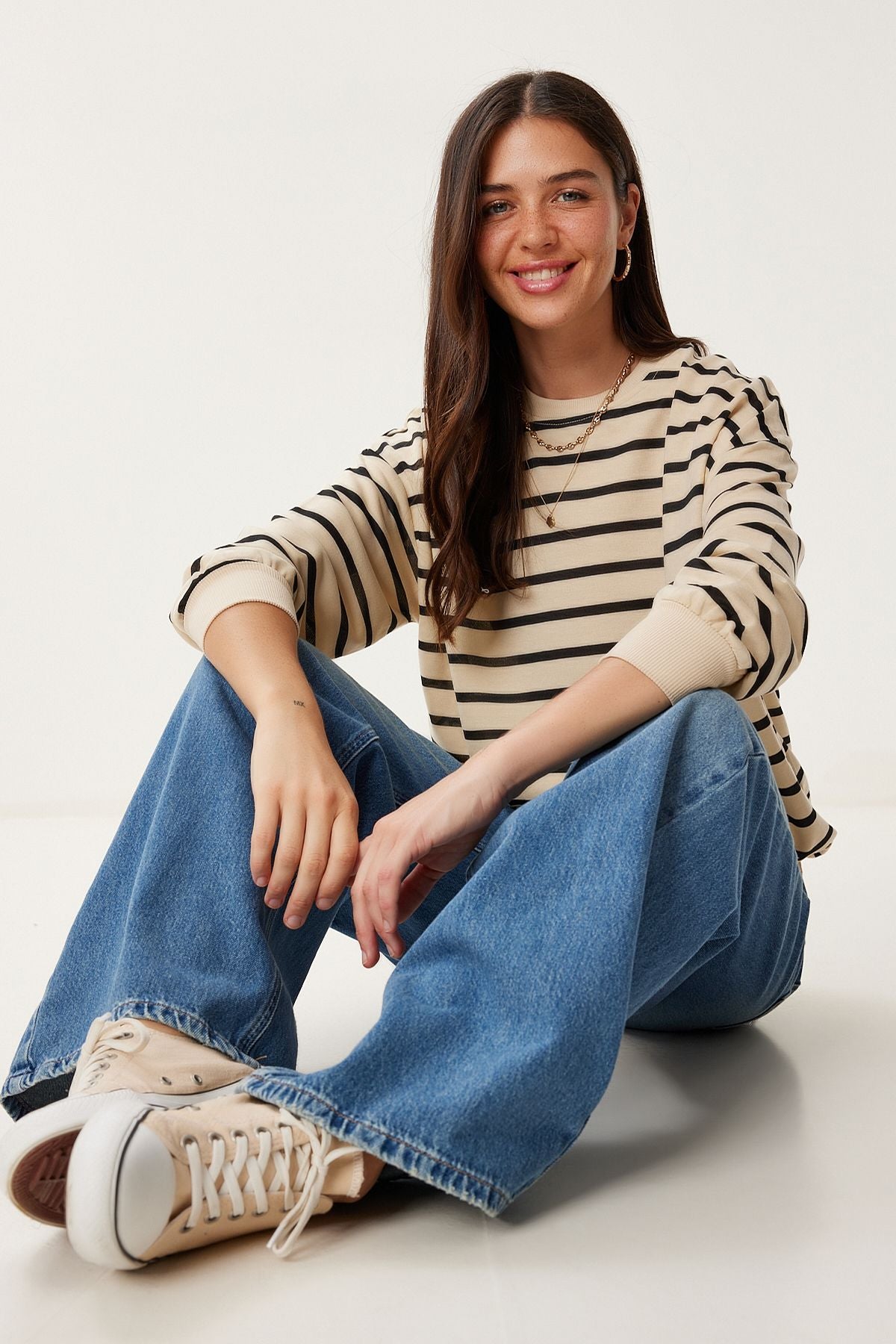 Krem Siyah Çizgili Oversize Örme Sweatshirt ZV00339
