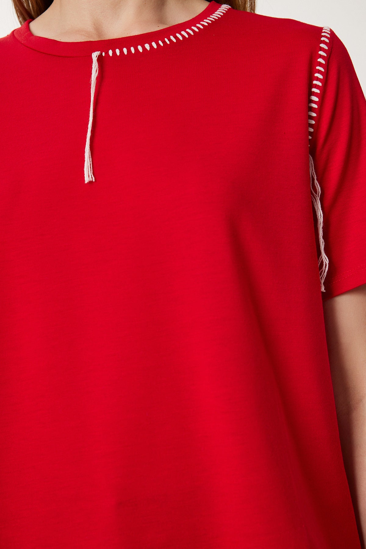 Kırmızı Kontrast Dikiş Detaylı Örme T-Shirt TP00087