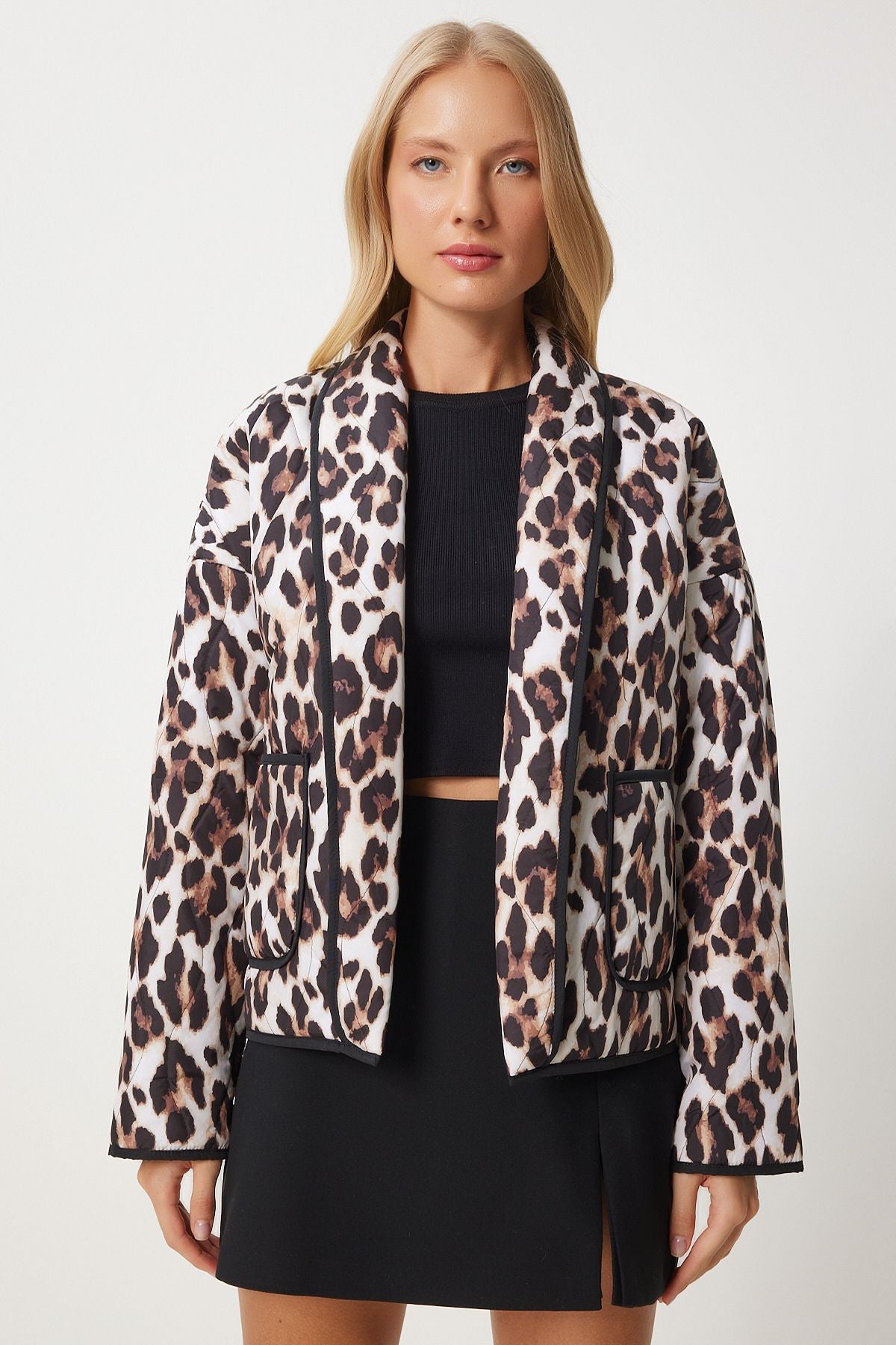 Bej Siyah Leopar Desenli Cepli Kapitone Mont NT00433