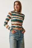 Krem Koyu Yeşil Desenli Dik Yaka Crop Örme Bluz NJ00136