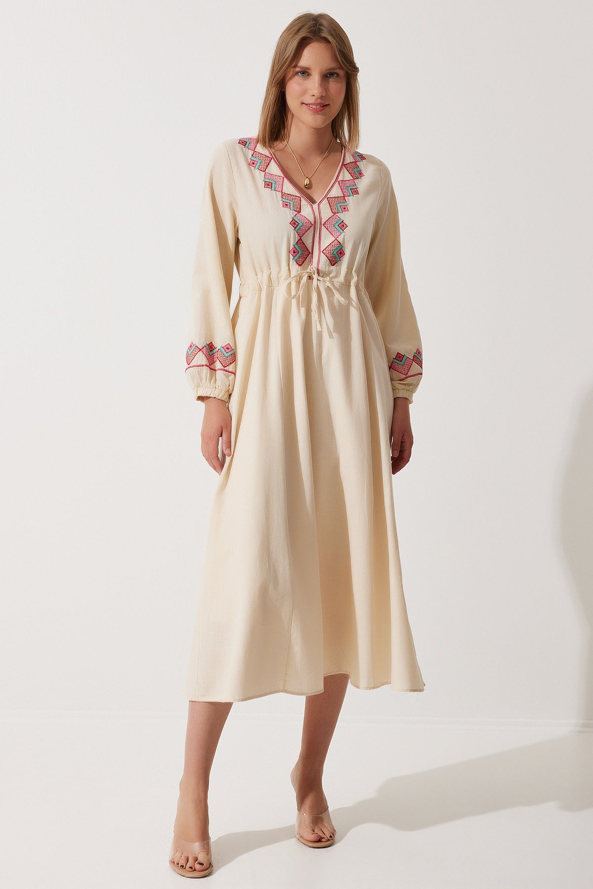 Krem Nakış Detaylı Oversize Keten Elbise RG00027