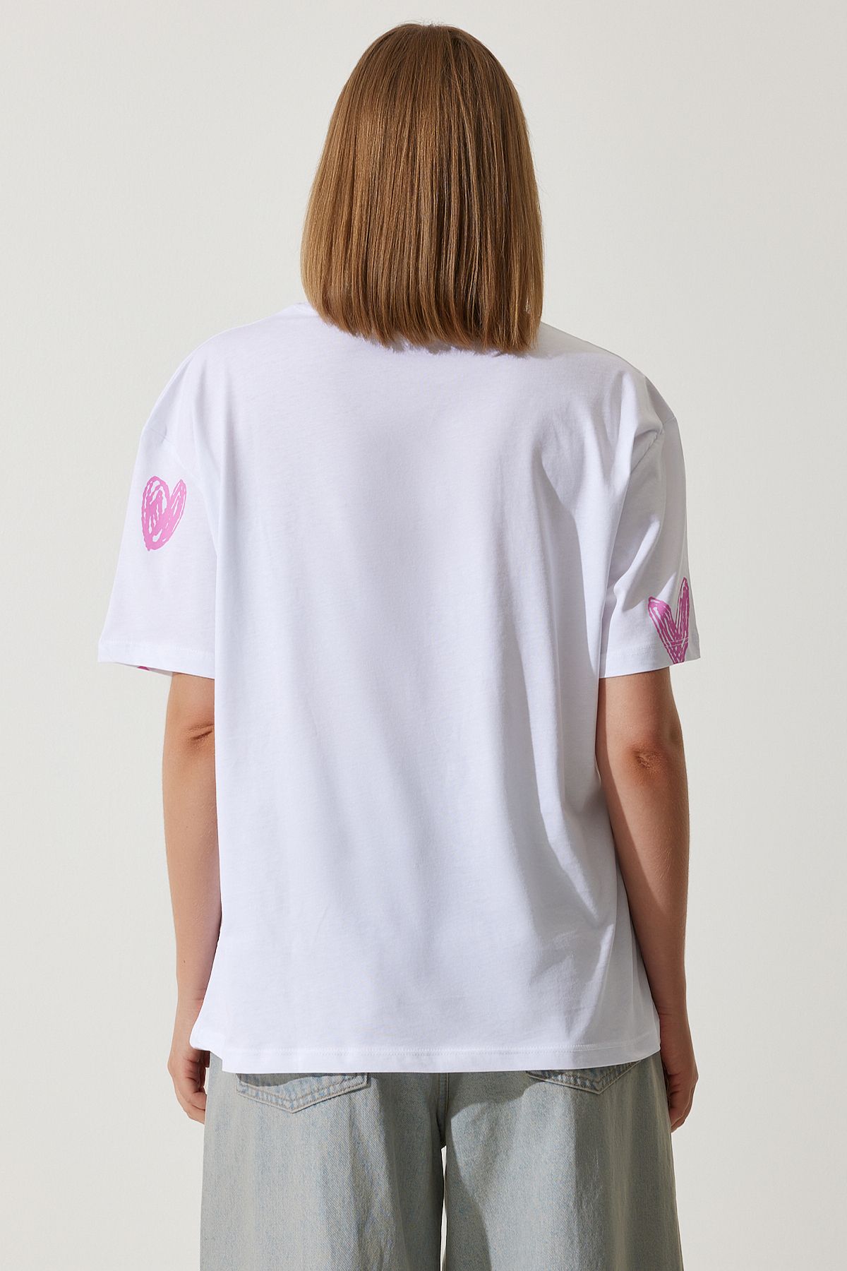 Beyaz Pembe Kalp Baskılı Oversize Pamuklu T-Shirt BP00165