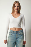 Beyaz V Yaka Crop Örme Bluz UB00201