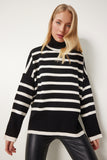 Siyah Ekru Çizgili Oversize Triko Kazak BV00122