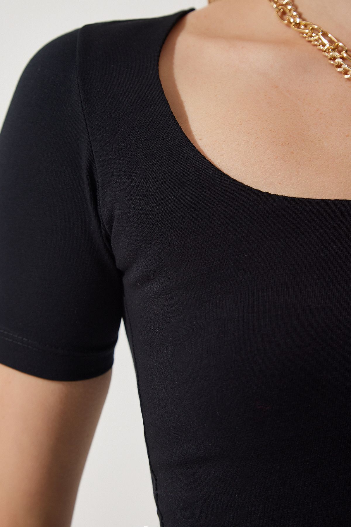 Siyah Kare Yaka Crop Örme T-Shirt AN00170