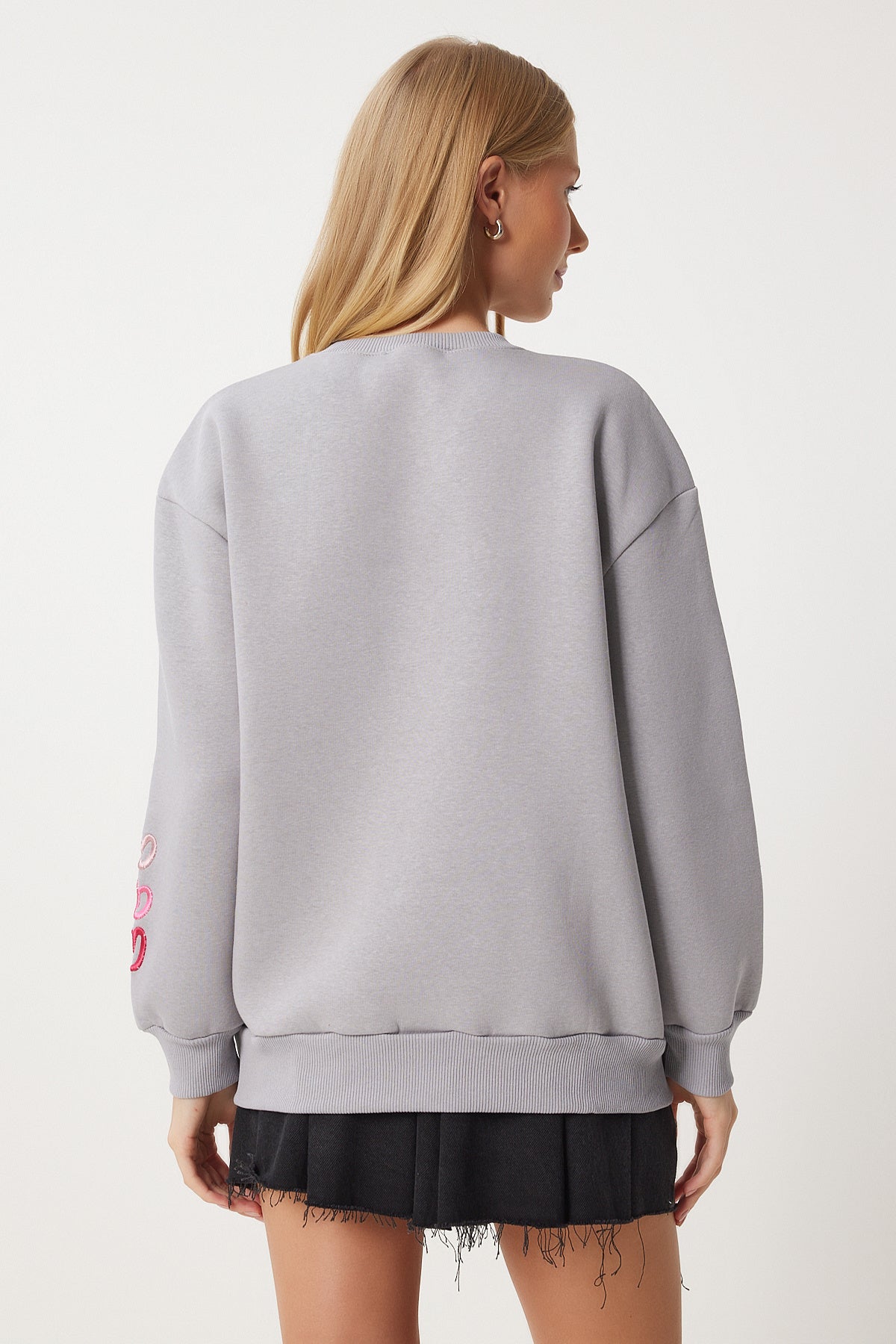 Gri Kalp Nakışlı Şardonlu Sweatshirt OW00004