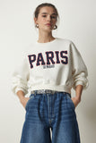 Ekru Baskılı Şardonlu Crop Örme Sweatshirt HF00444