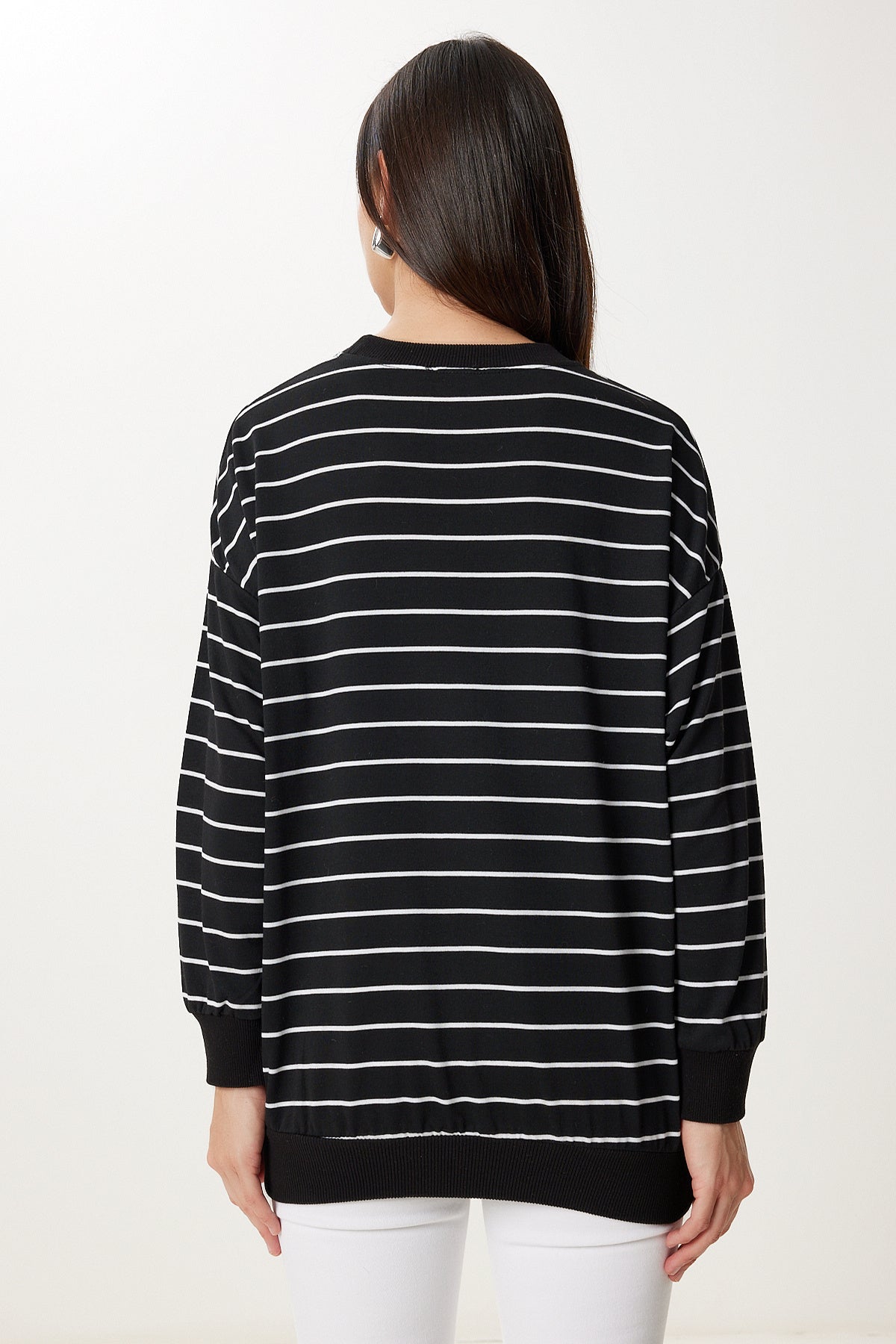 Siyah Beyaz Çizgili Oversize Örme Sweatshirt ZV00339