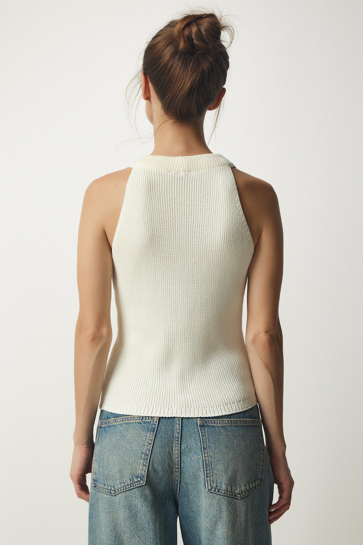 Ekru Halter Yaka Düğmeli Triko Yelek  FN03118