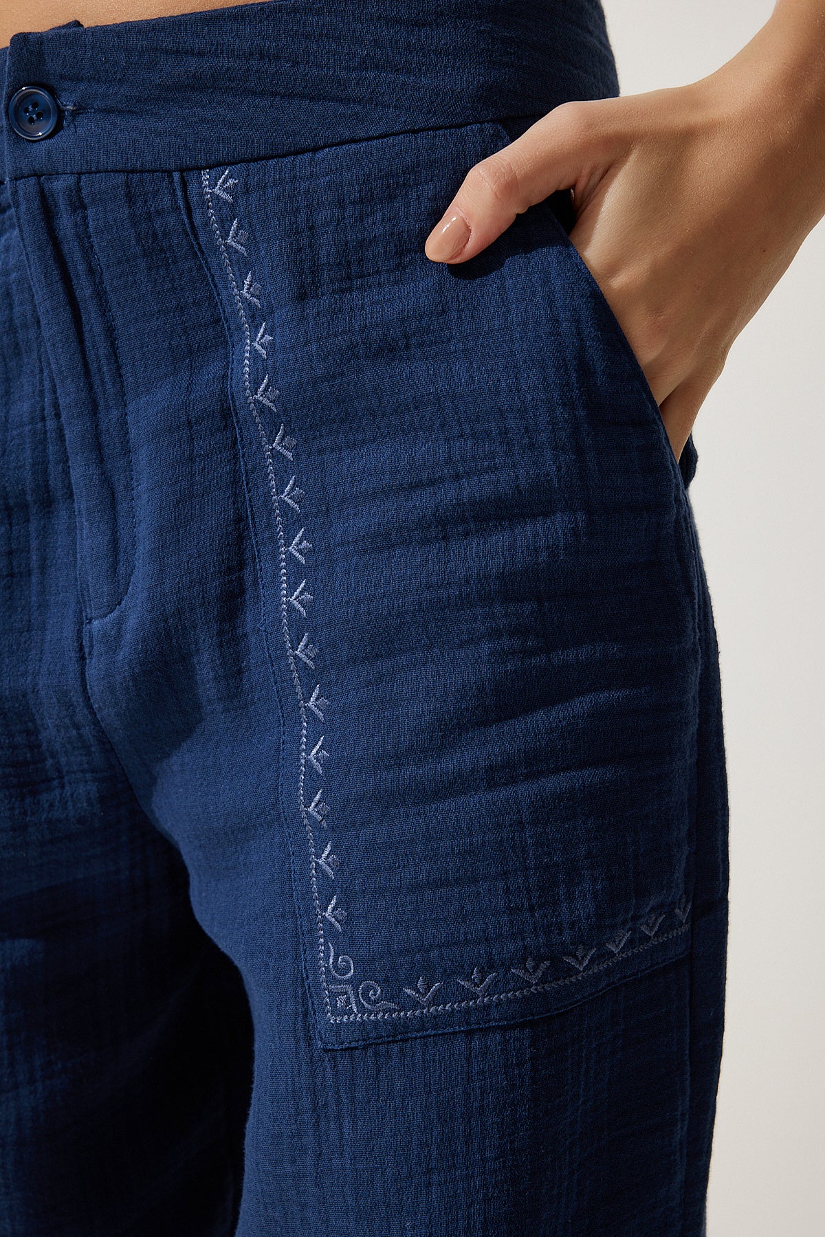Lacivert Nakış Detaylı Müslin Pantolon SF00019