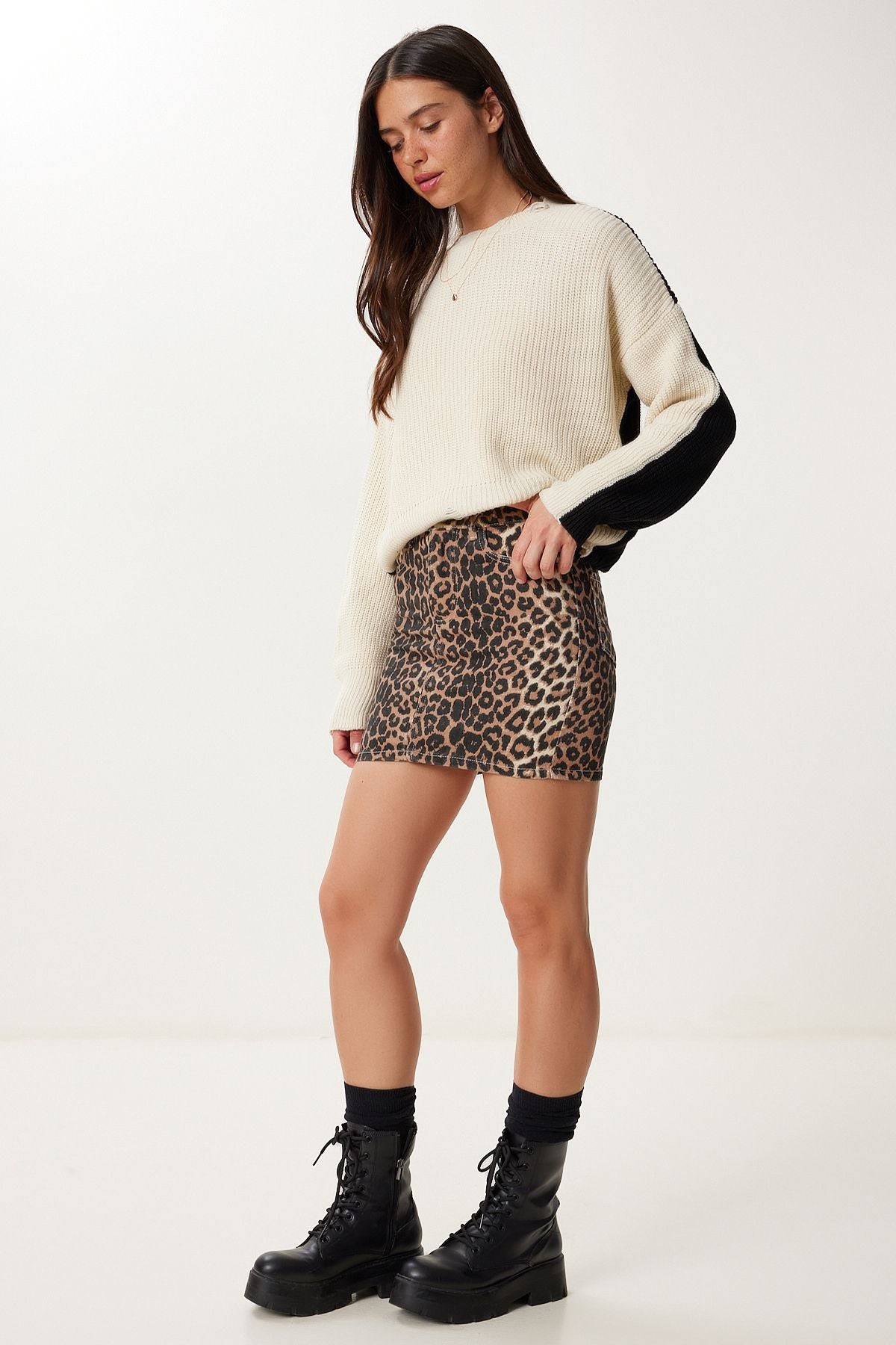 Siyah Bej Leopar Desenli Mini Gabardin Etek GP00024