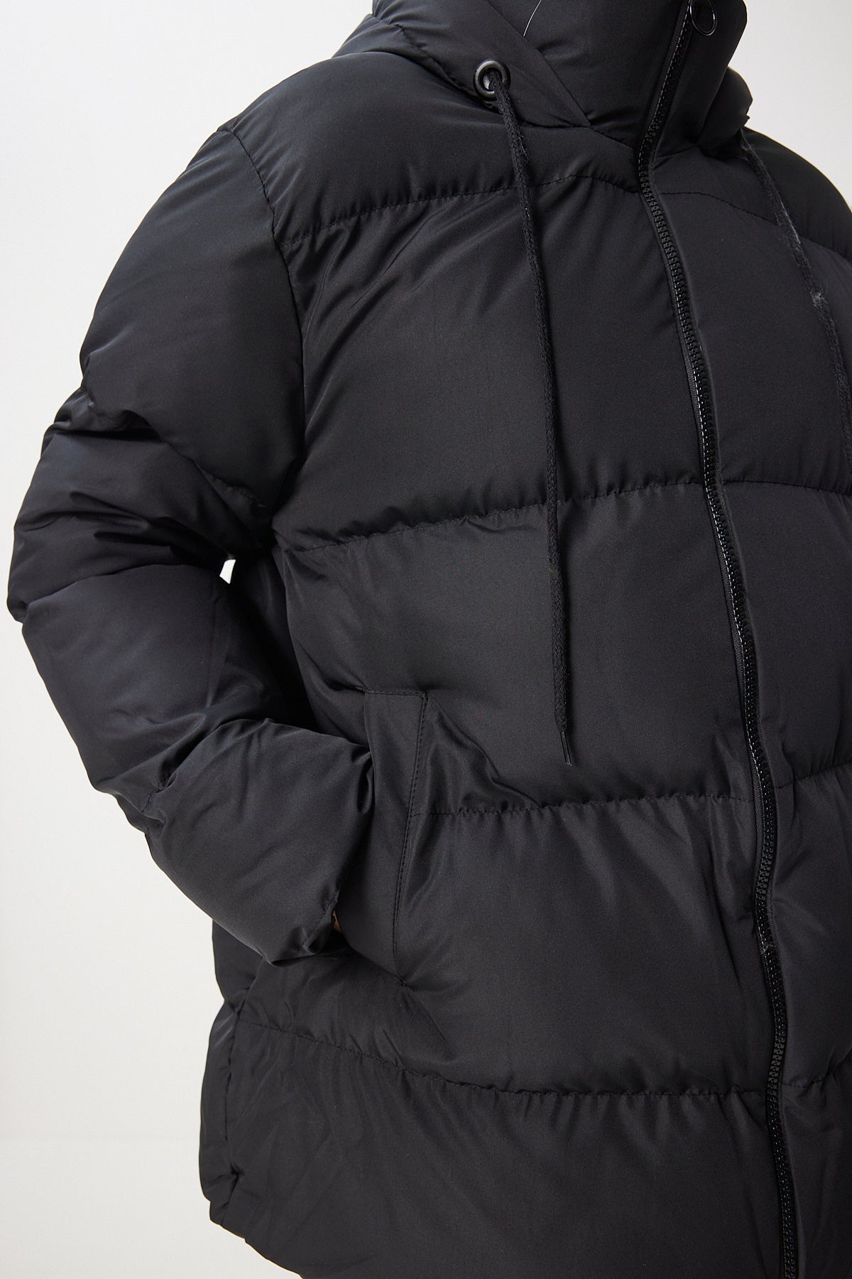 Siyah Kapüşonlu Oversize Şişme Mont RV00068