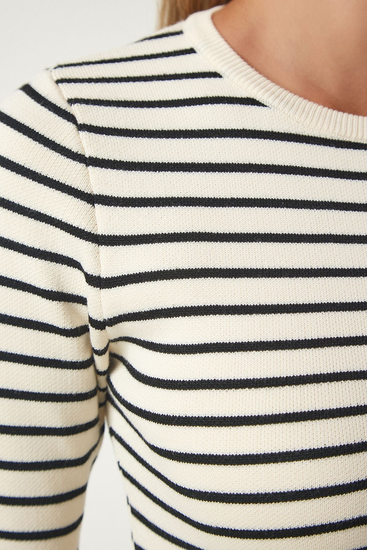 Krem Çizgili Crop Triko Kazak PF00030