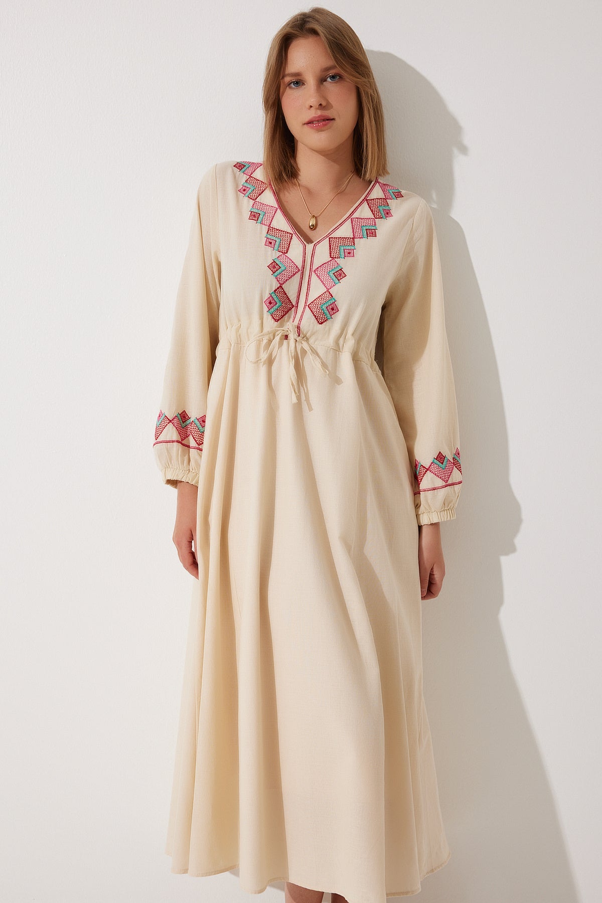 Krem Nakış Detaylı Oversize Keten Elbise RG00027
