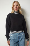 Siyah Şardonlu Crop Sweatshirt UB00178