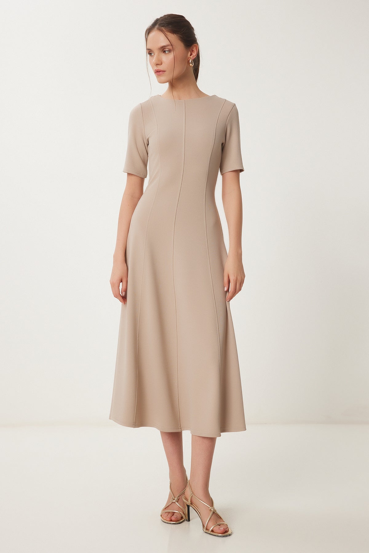 Bej Kloş Midi Yazlık Örme Elbise ZH00047