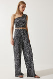 Siyah Beyaz Desenli Örme Crop Bluz Palazzo Takım MC00260