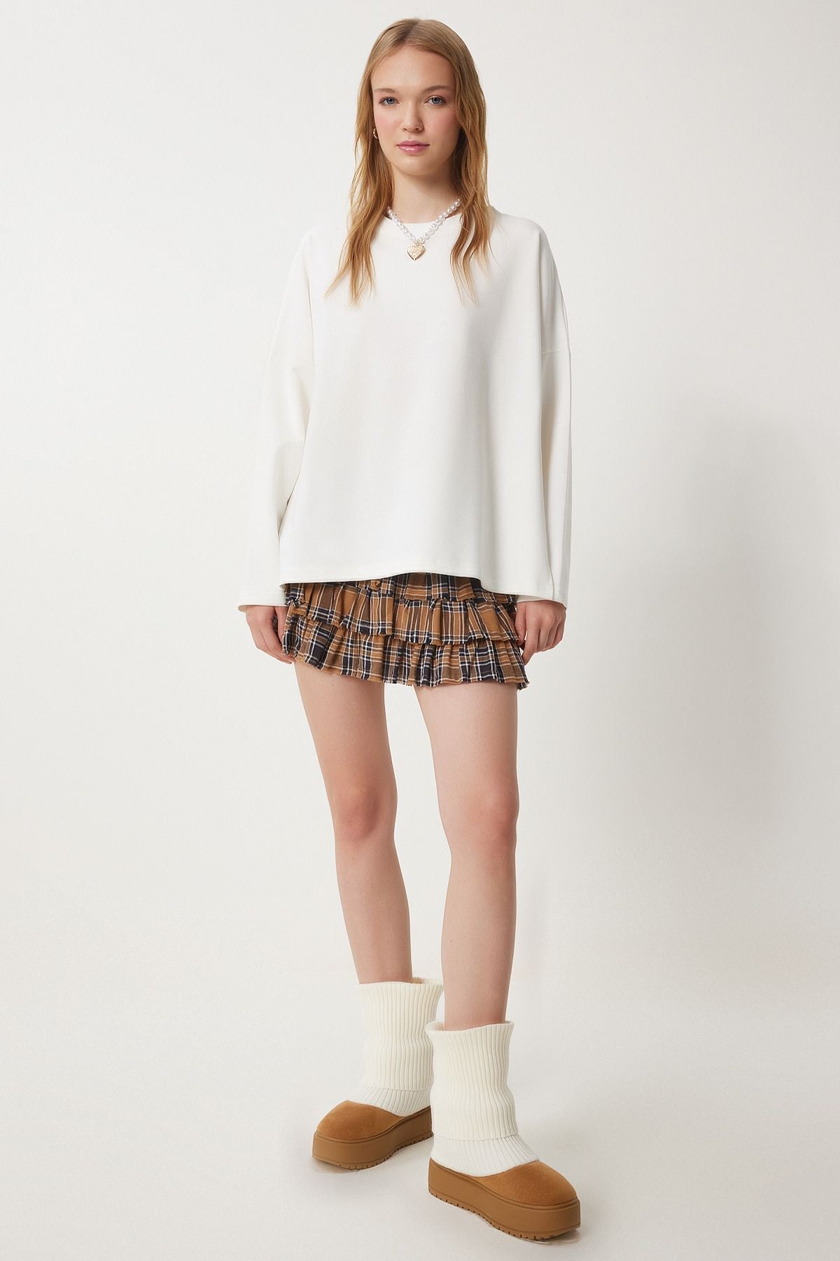 Ekru Yandan Yırtmaçlı Oversize Örme Sweatshirt UL00050