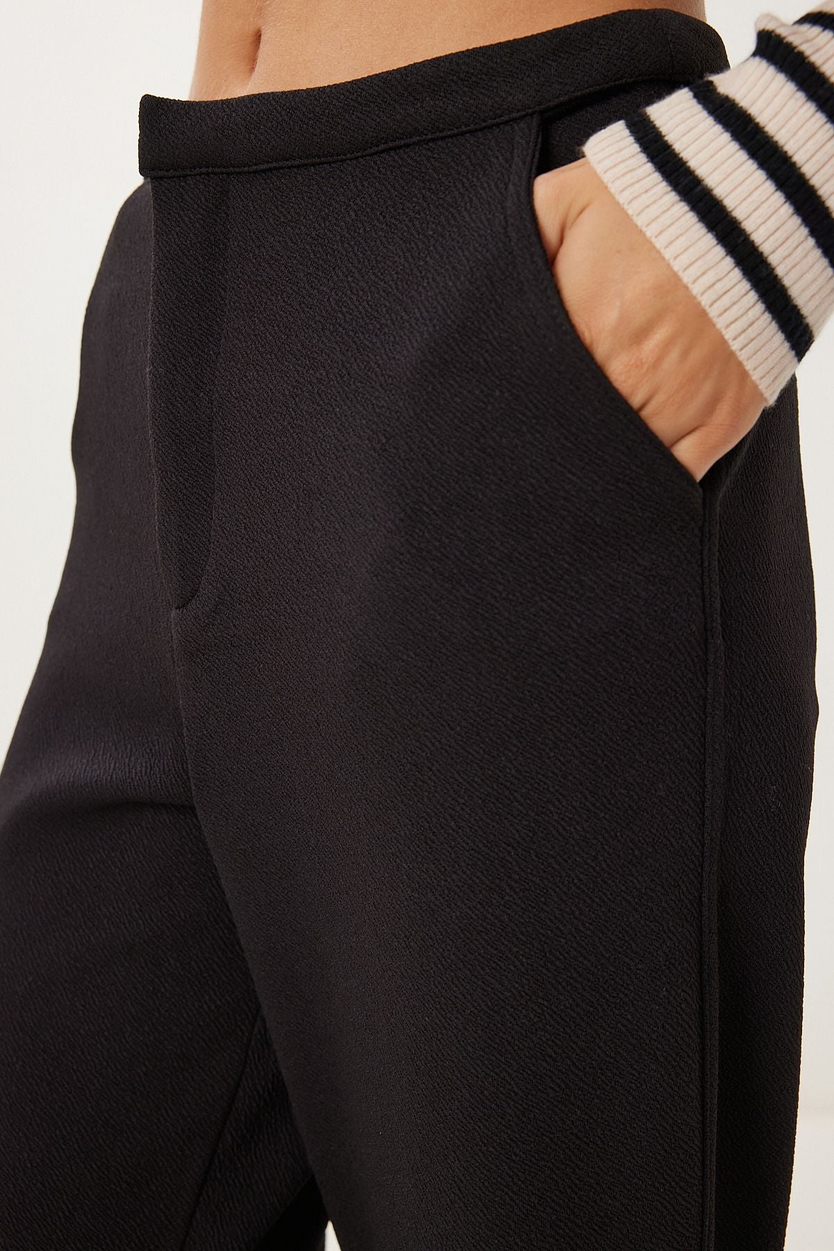 Siyah Cepli Esnek Örme Pantolon UB00458