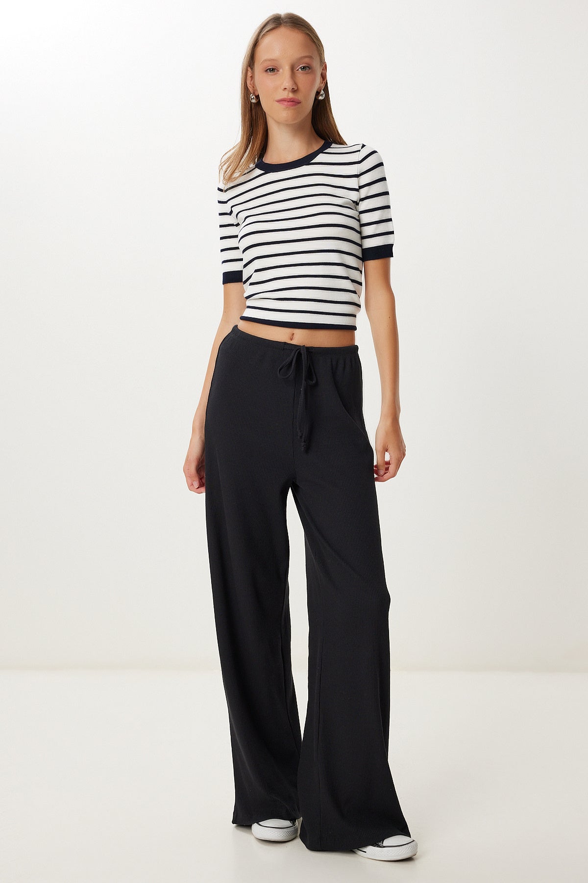 Siyah Geniş Paça Fitilli Örme Pantolon UB00444