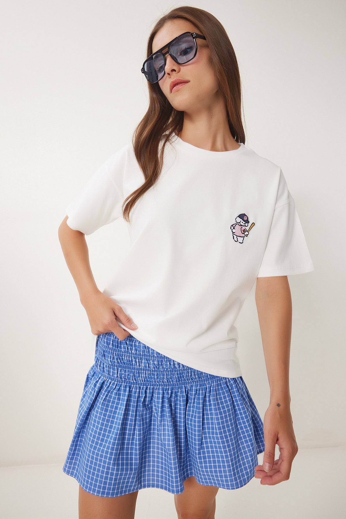 Ekru Ayıcık İşlemeli Pamuklu Örme T-Shirt CR00485