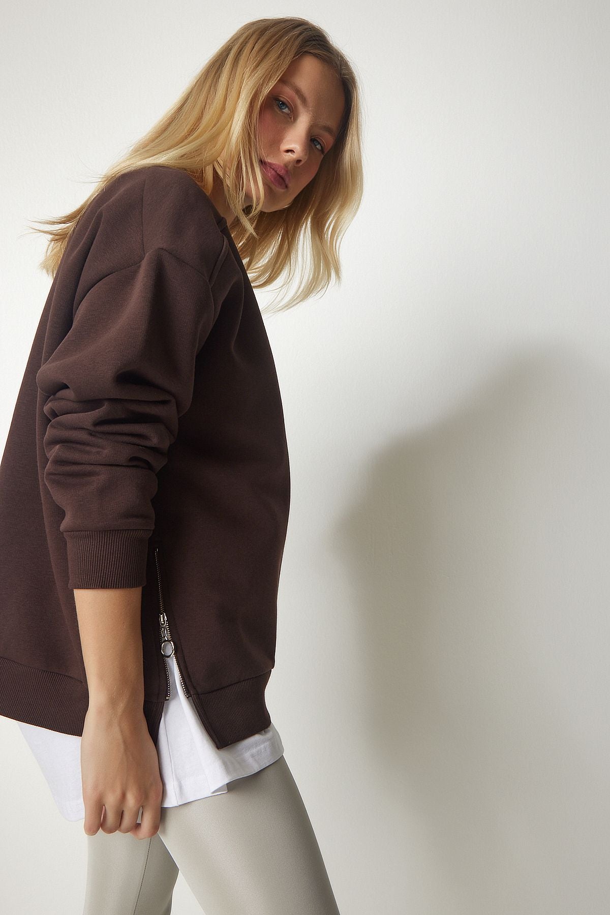 Kahverengi Fermuar Detaylı Şardonlu Örme Sweatshirt UB00148