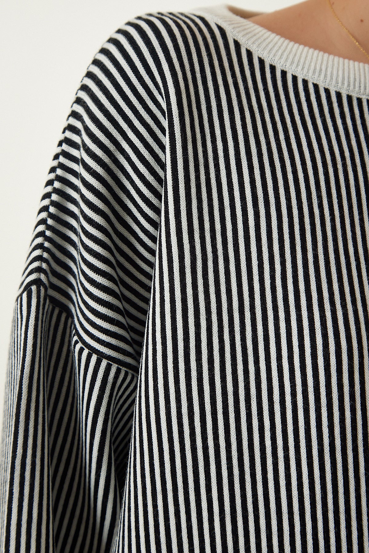Siyah Beyaz Çizgili Oversize Triko Kazak YY00196